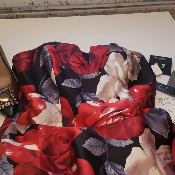 NWT 13 Trixxi Juniors Fit -Flare Red Black white Dress Floral Print - Picture 8 of 14